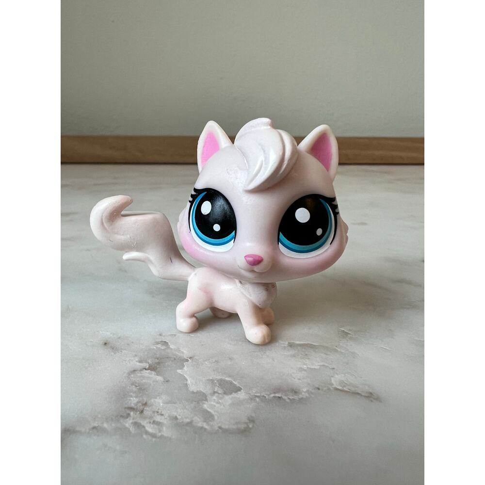 Littlest Pet Shop #1-98 Viola Angora Pink Cat Blue Eyes